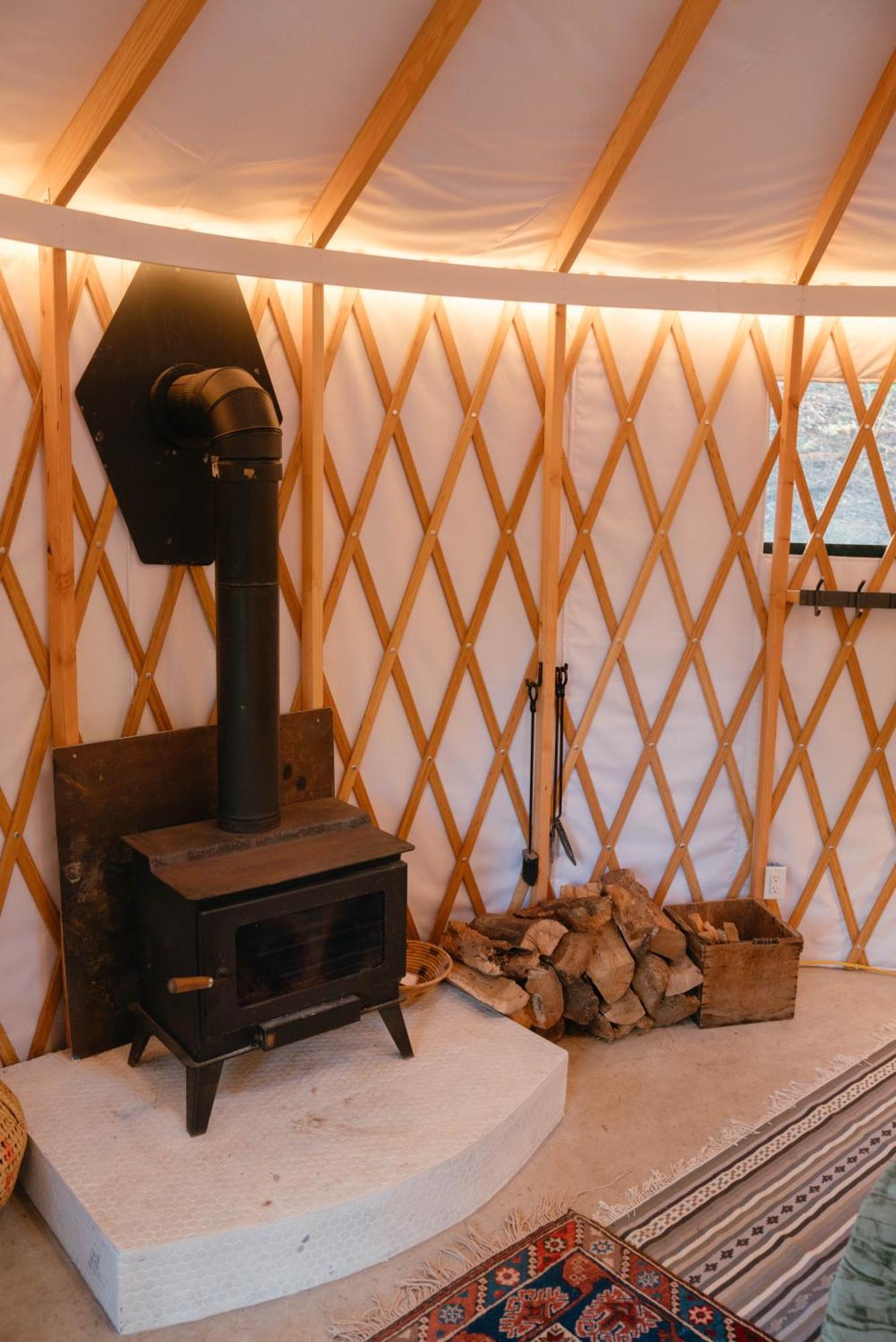 ホテル Magical Yurt In The Woods - 2 Miles From Town ネバダシティ エクステリア 写真