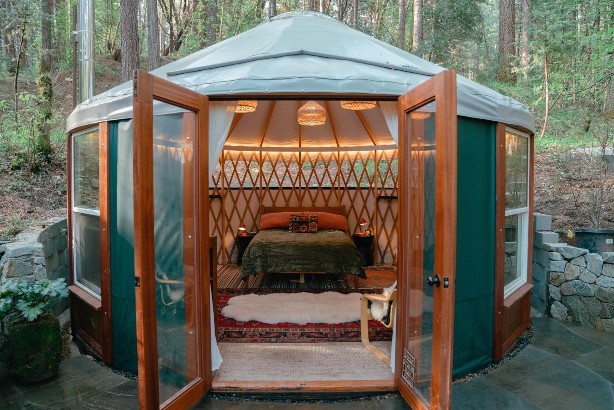 ホテル Magical Yurt In The Woods - 2 Miles From Town ネバダシティ エクステリア 写真