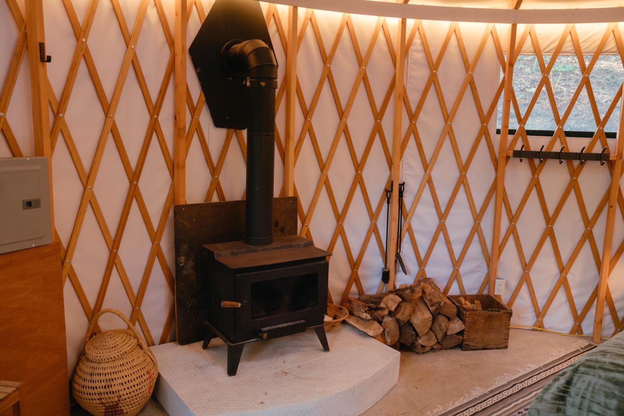 ホテル Magical Yurt In The Woods - 2 Miles From Town ネバダシティ エクステリア 写真